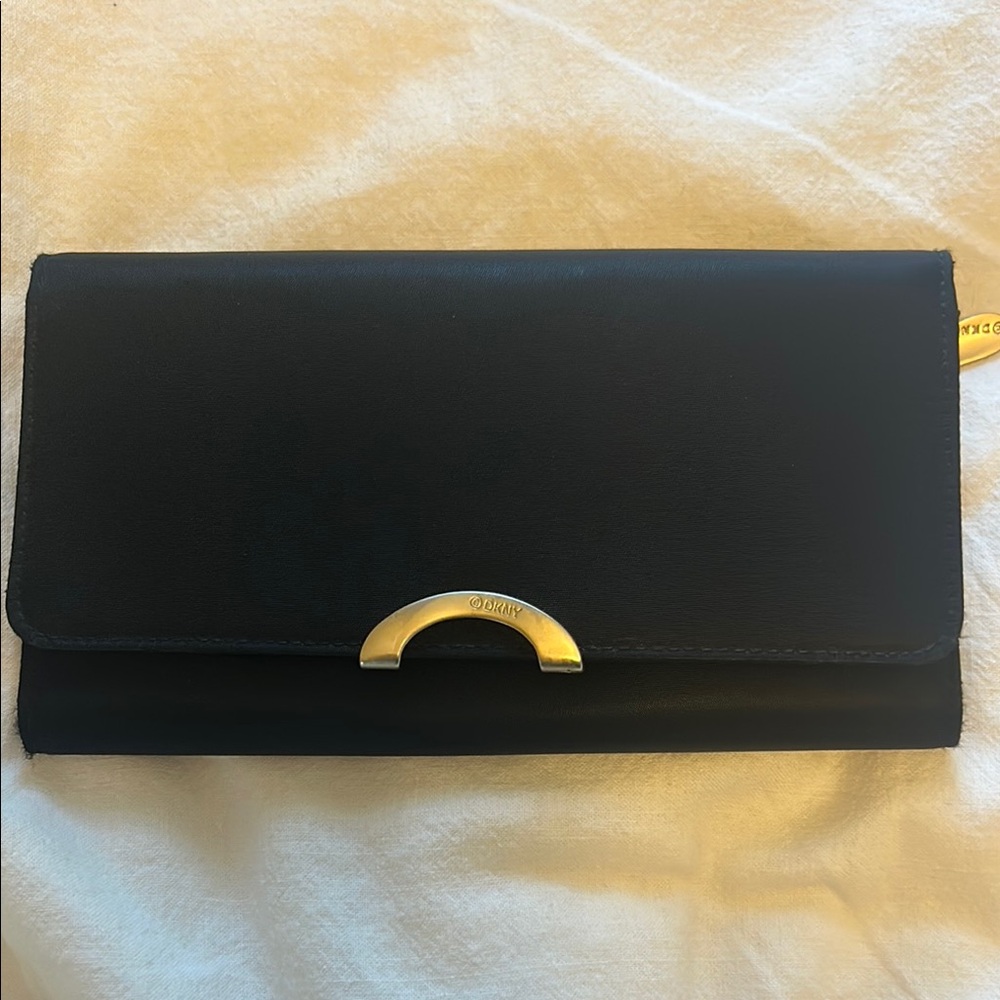 DKNY wallet
